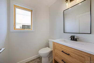 115 Riviera Parkway, Lindenhurst, NY 11757 - Photo 33