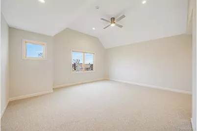 115 Riviera Parkway, Lindenhurst, NY 11757 - Photo 9