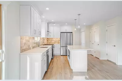 115 Riviera Parkway, Lindenhurst, NY 11757 - Photo 29