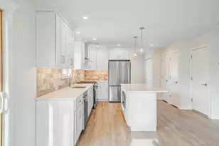 115 Riviera Pkwy, Lindenhurst, NY 11757 - Photo 29