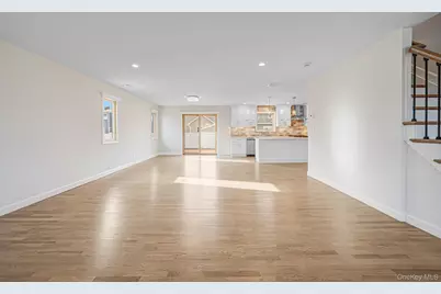 115 Riviera Parkway, Lindenhurst, NY 11757 - Photo 25