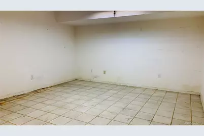 13681 Roosevelt Avenue, Flushing, NY 11354 - Photo 9