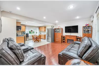 46 Hardy Lane, Westbury, NY 11590 - Photo 7