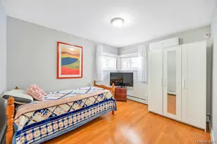 46 Hardy Ln, Westbury, NY 11590 - Photo 15