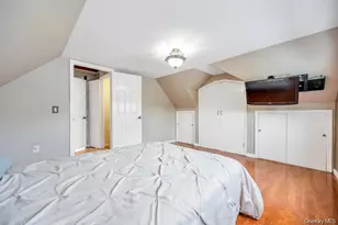 46 Hardy Ln, Westbury, NY 11590 - Photo 23