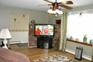 79 S Evergreen Dr, Selden, NY 11784 - Photo 11