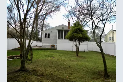 79 S Evergreen Drive, Selden, NY 11784 - Photo 7