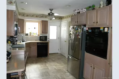 79 S Evergreen Drive, Selden, NY 11784 - Photo 23