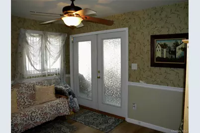 79 S Evergreen Drive, Selden, NY 11784 - Photo 19