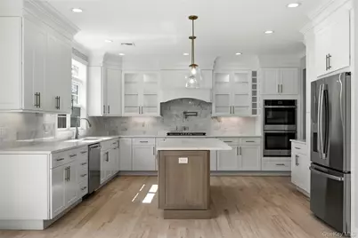 3390 Woodward Avenue, Wantagh, NY 11793 - Photo 19