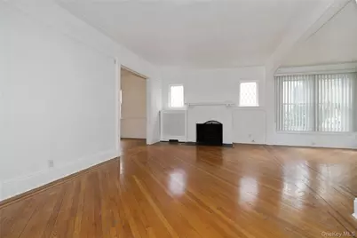 4623 Arcadia Lane, Great Neck, NY 11020 - Photo 3