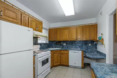 4623 Arcadia Lane, Great Neck, NY 11020 - Photo 5