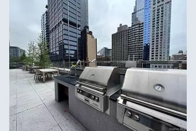 131-03 40th Road #18E, Flushing, NY 11354 - Photo 17