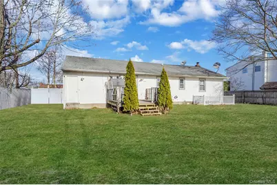 182 New York Avenue, Bay Shore, NY 11706 - Photo 5