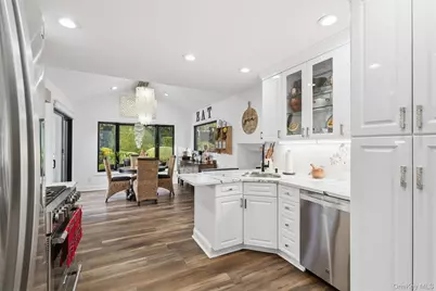 76 Kensington Oval, New Rochelle, NY 10805 - Photo 19