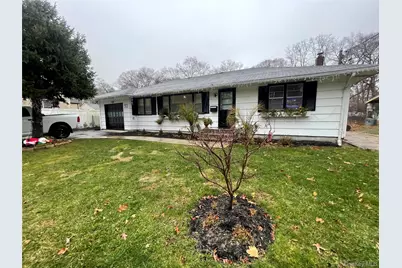 30 Oakcrest Avenue, Middle Island, NY 11953 - Photo 11