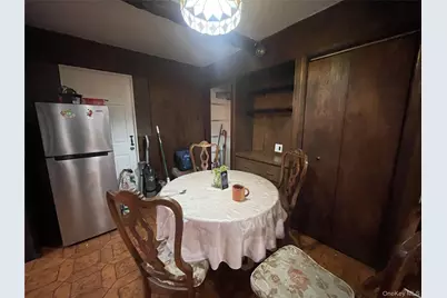 30 Oakcrest Avenue, Middle Island, NY 11953 - Photo 9