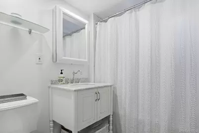 25 Chapel Pl. #1B, Great Neck, NY 11021 - Photo 19