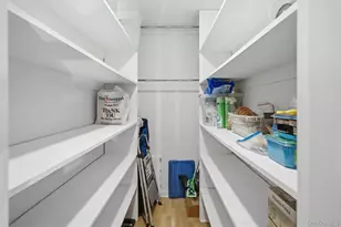 25 Chapel Pl, Great Neck, NY 11021 - Photo 15