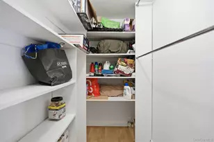 25 Chapel Pl, Great Neck, NY 11021 - Photo 17