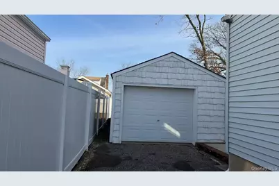 69 Glenmore Avenue, Hempstead, NY 11550 - Photo 19