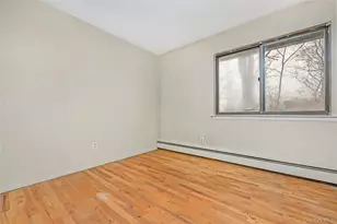 21 Hitching Post Ln, Glen Cove, NY 11542 - Photo 19