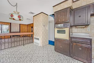 21 Hitching Post Ln, Glen Cove, NY 11542 - Photo 11