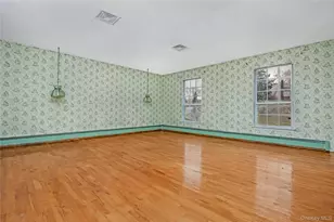 21 Hitching Post Ln, Glen Cove, NY 11542 - Photo 23