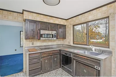 21 Hitching Post Lane, Glen Cove, NY 11542 - Photo 9