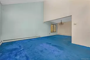 21 Hitching Post Ln, Glen Cove, NY 11542 - Photo 3