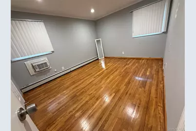 106 Lea Ann Terrace, Wantagh, NY 11793 - Photo 9