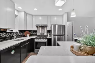 14 Scenic Dr, Croton on Hudson, NY 10520 - Photo 9