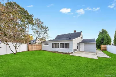 9 Redwood Lane, Levittown, NY 11756 - Photo 5