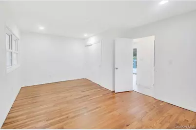 468 Ferndale Boulevard, Islip, NY 11751 - Photo 11