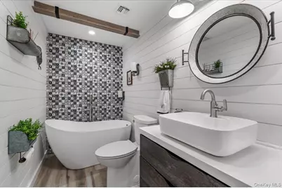 320 Clearview Lane, Massapequa, NY 11758 - Photo 13