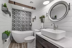 320 Clearview Ln, Massapequa, NY 11758 - Photo 13