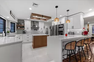 320 Clearview Ln, Massapequa, NY 11758 - Photo 9