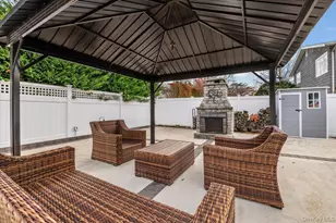 320 Clearview Ln, Massapequa, NY 11758 - Photo 25