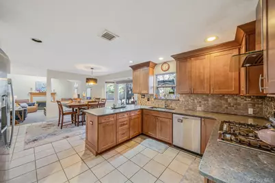 9 Minto Court, Centereach, NY 11720 - Photo 9