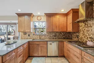 9 Minto Ct, Centereach, NY 11720 - Photo 11