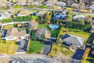 15 Penn Dr, Smithtown, NY 11787 - Photo 9