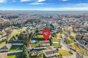 15 Penn Dr, Smithtown, NY 11787 - Photo 11