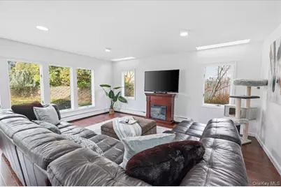 59 Hazelwood Drive, Jericho, NY 11753 - Photo 19