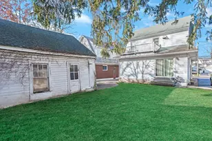 245 Plainfield Ave, Floral Park, NY 11001 - Photo 15