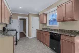 245 Plainfield Ave, Floral Park, NY 11001 - Photo 5