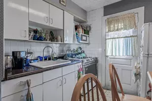 245 Plainfield Ave, Floral Park, NY 11001 - Photo 9