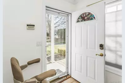 986 Madeira Boulevard, Melville, NY 11747 - Photo 5