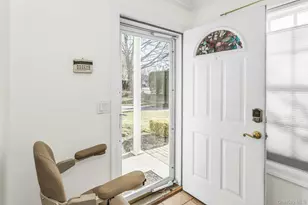 986 Madeira Blvd, Melville, NY 11747 - Photo 5