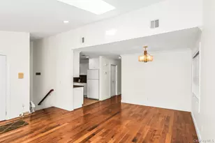 986 Madeira Blvd, Melville, NY 11747 - Photo 7