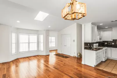 986 Madeira Boulevard, Melville, NY 11747 - Photo 11